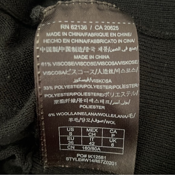 Guess Los Angeles Swarovski Sweater Black Long Sleeve Scoop Neck Sz: S - Picture 9 of 9